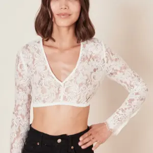 Dirndlbluse Chiana – Bild 3