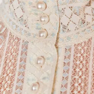 Dirndlbluse Kali – Bild 3