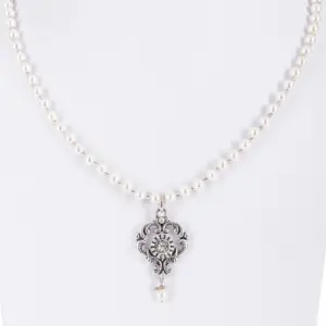 Perlencollier mit Ornamentanhänger ~ creme