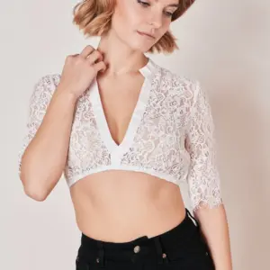 Dirndlbluse Lilyan – Bild 3