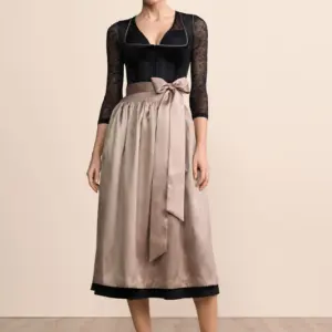 Alternative view of Dirndl Suzanne (80cm)