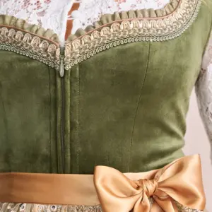 Alternative view of Dirndl Vesa (70cm)