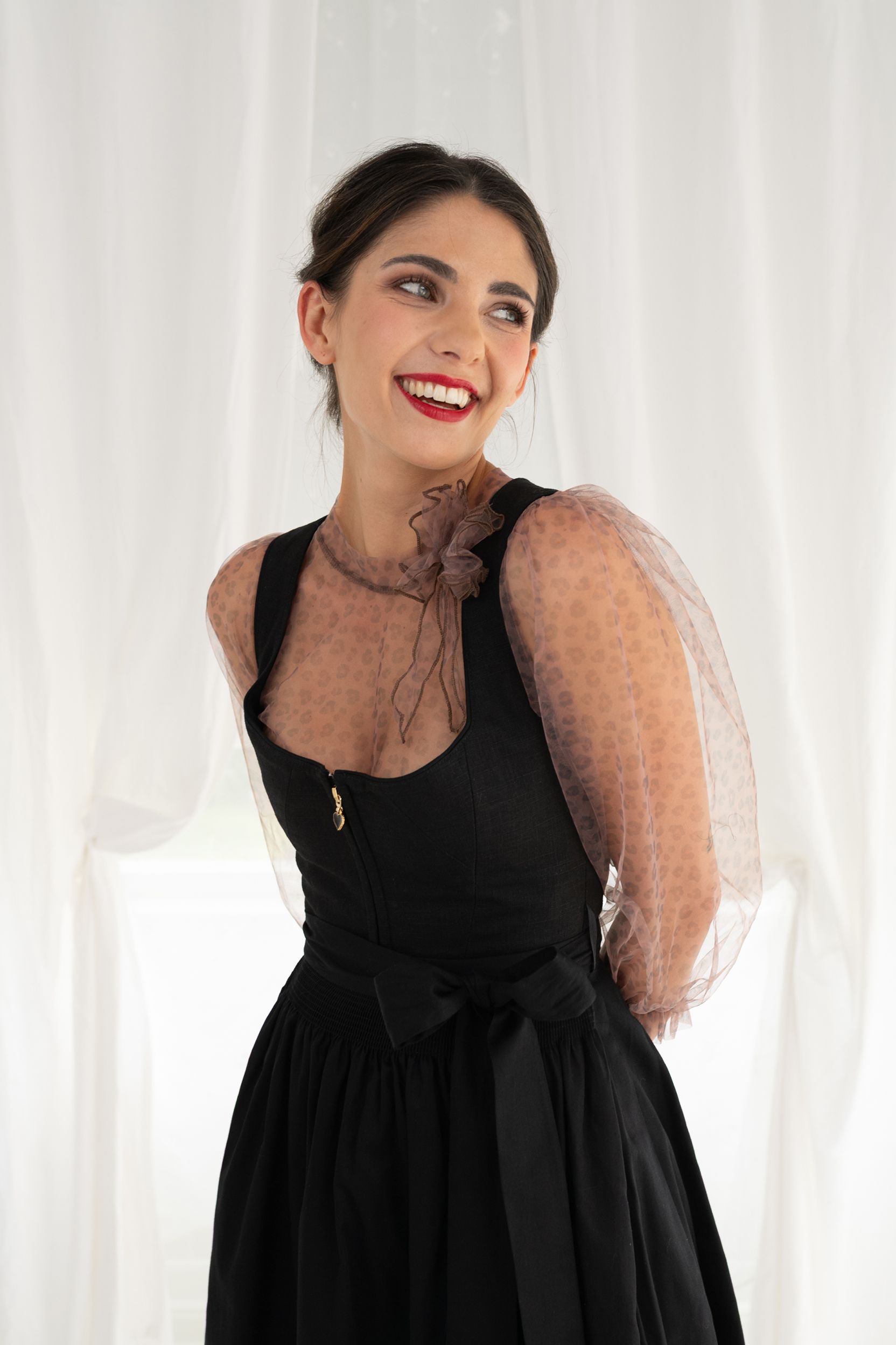 Dirndlbluse MAJA ~ braun